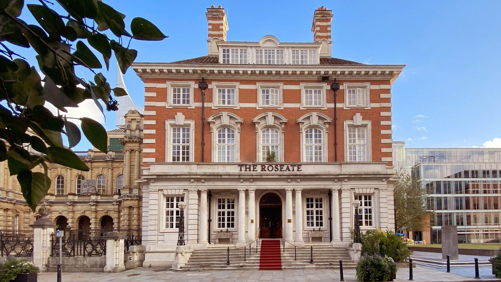 Roseate Reading hotel